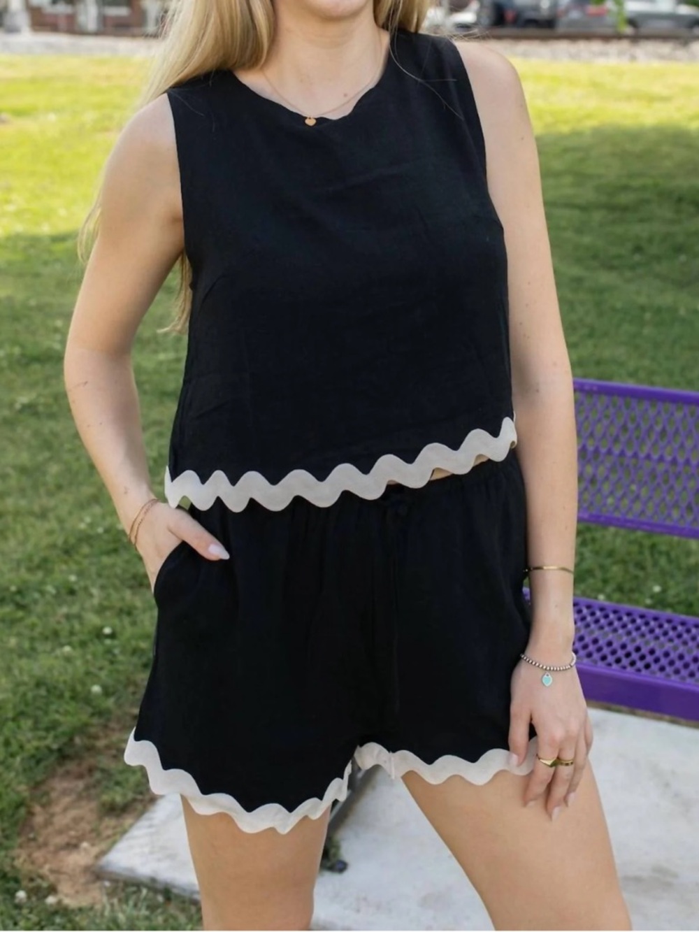 Annie swear black and white scalloped shorts set size medium NWT